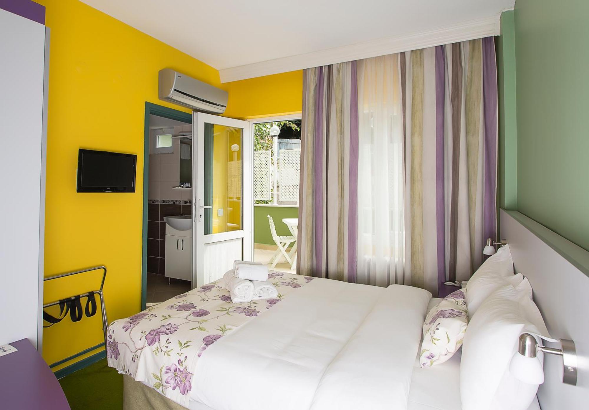 Mini Harem Hotel — Fotky 2