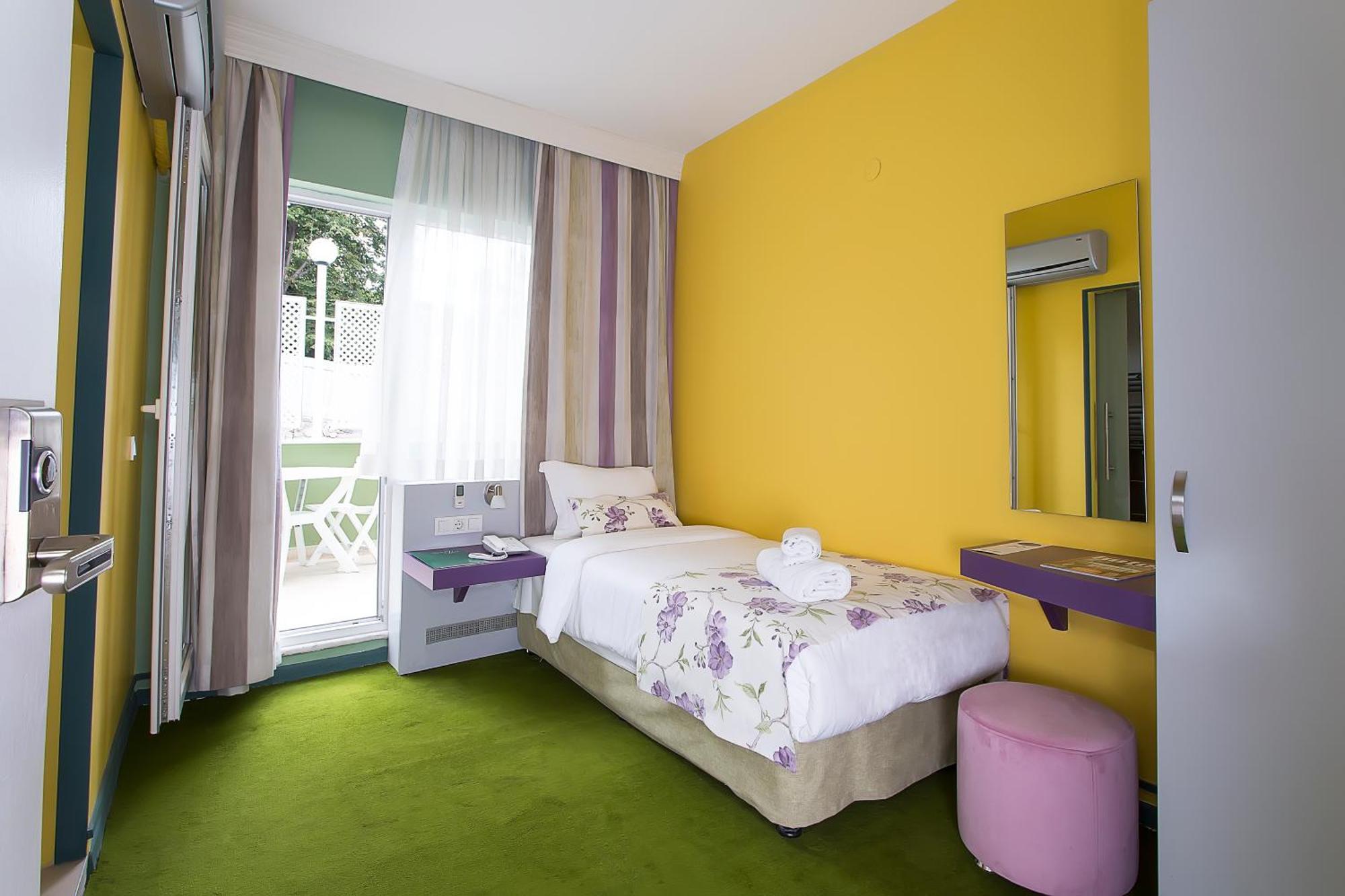 Mini Harem Hotel — Fotky 3